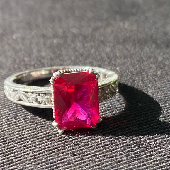 2.3 ctw, Ruby, sterling silver ring. Size 8 - Picture 4 of 8